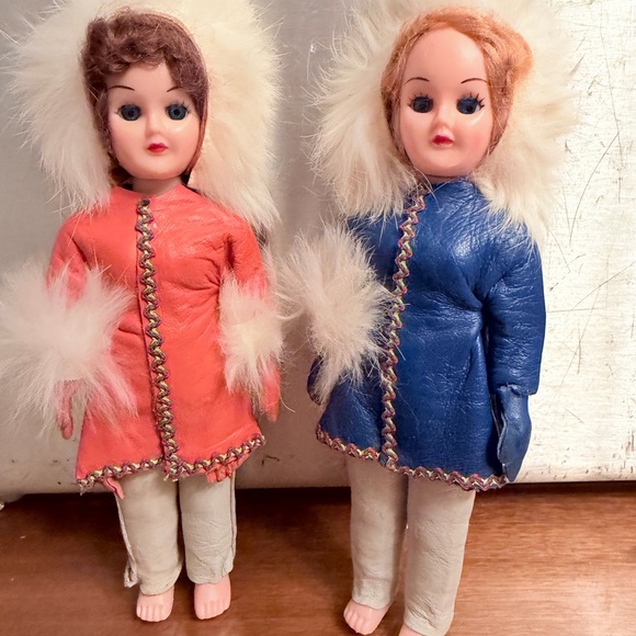 7 Vintage Doll Collection in Pink, White, Gold, Blue and Orange - Picture 12 of 16